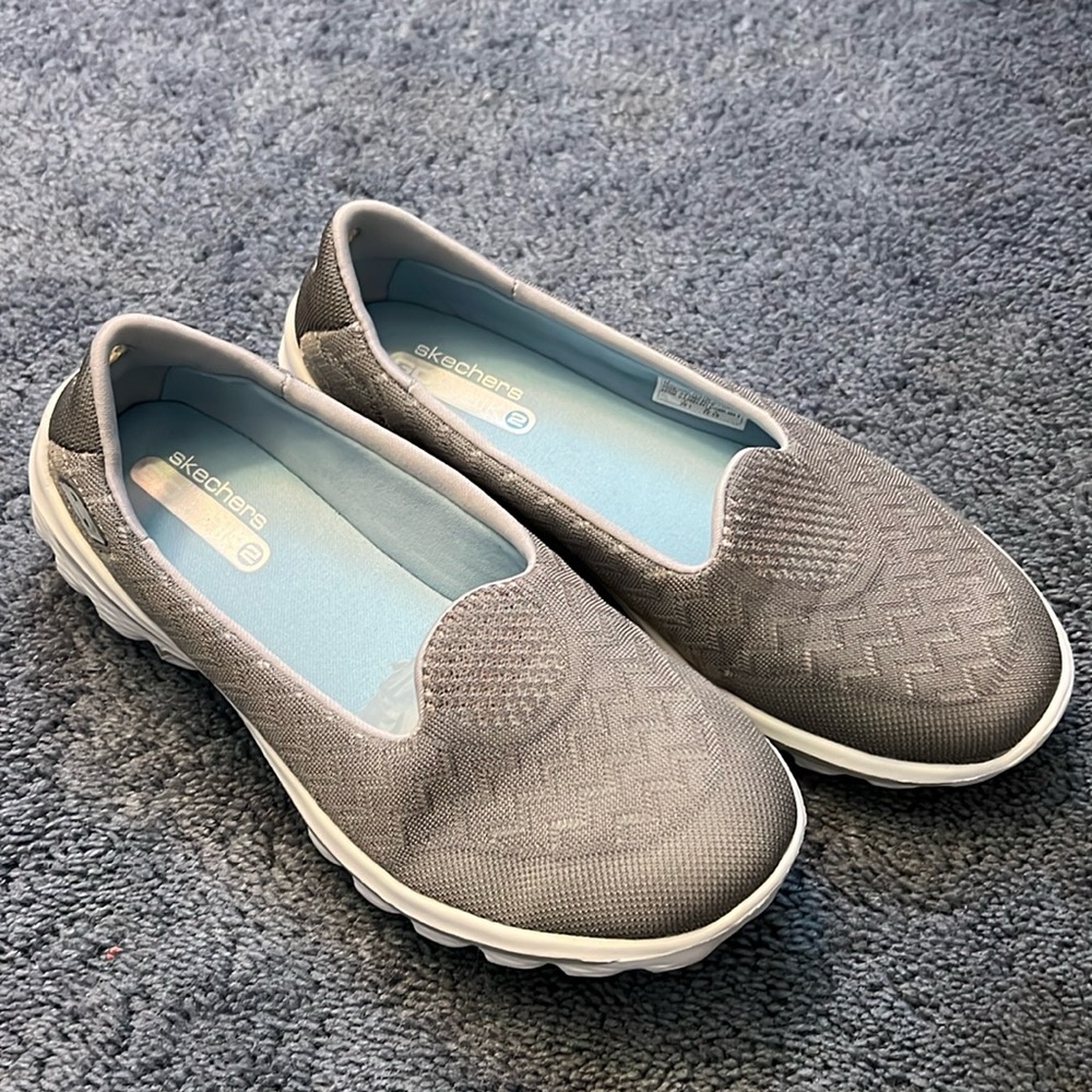 Sketchers go walk 2 slip on